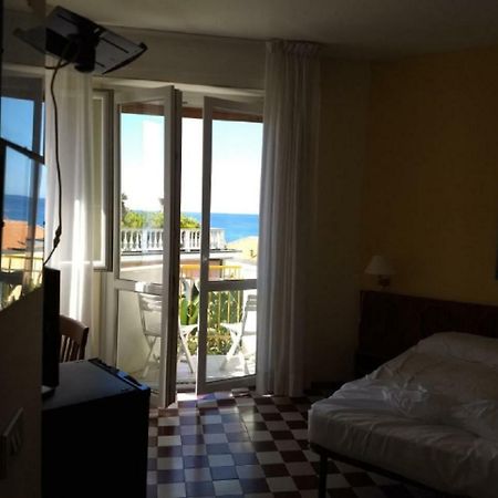 Hotel Della Punta 보르디게라 외부 사진