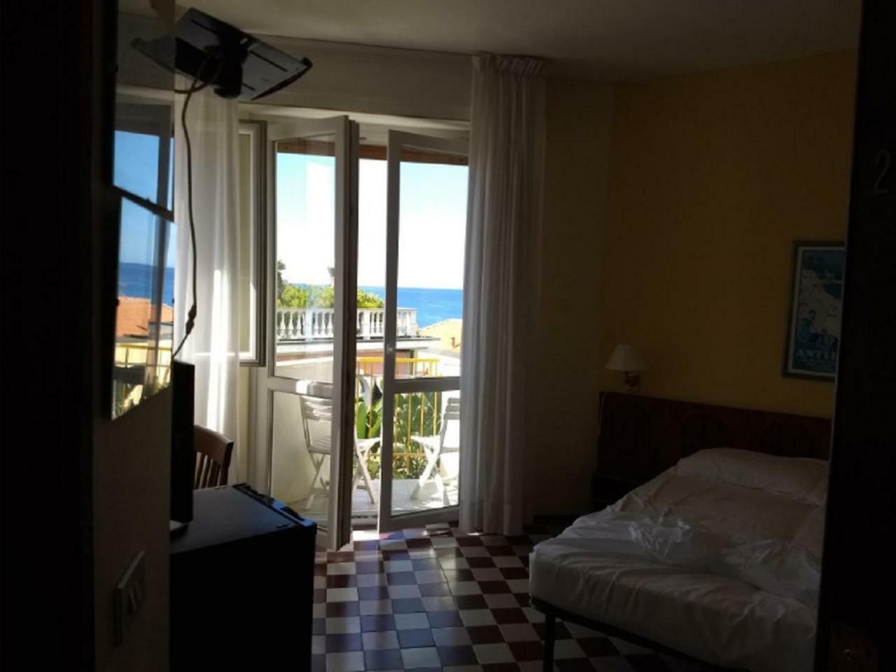 Hotel Della Punta 보르디게라 외부 사진